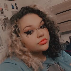 Meet your Posher, Nathalia